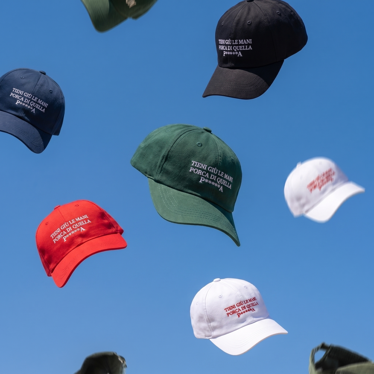 Cappellino ricamato - TIENI GIÙ LE MANI